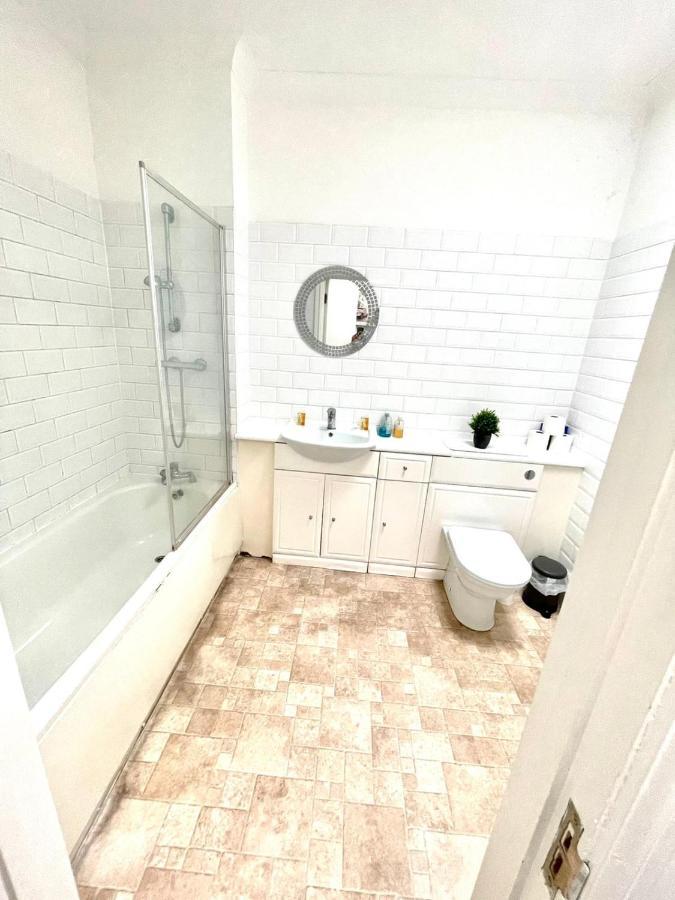 Koala & Tree - 2 Bedroom In City Centre - Short Lets & Serviced Accommodation Cambridge CBG Exterior photo