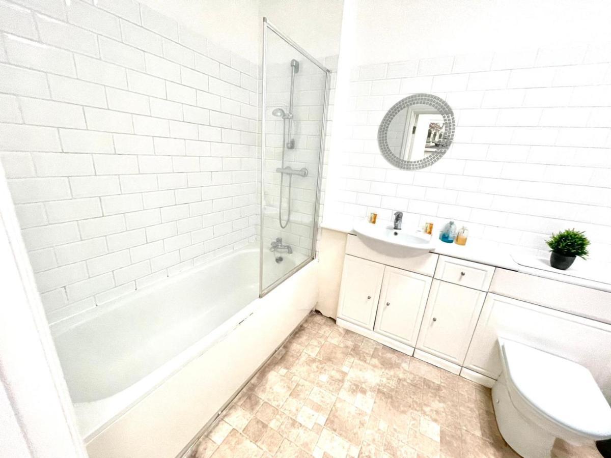 Koala & Tree - 2 Bedroom In City Centre - Short Lets & Serviced Accommodation Cambridge CBG Exterior photo